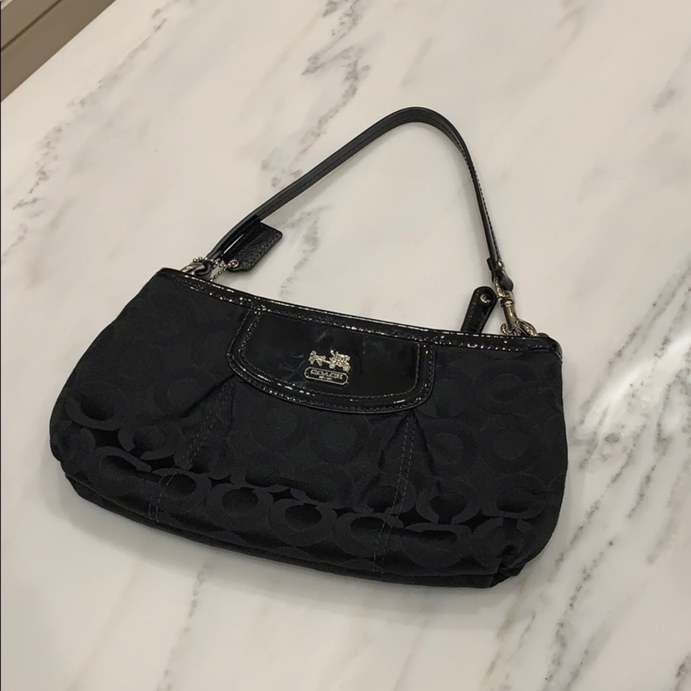 Like New Coach Clutch ✨